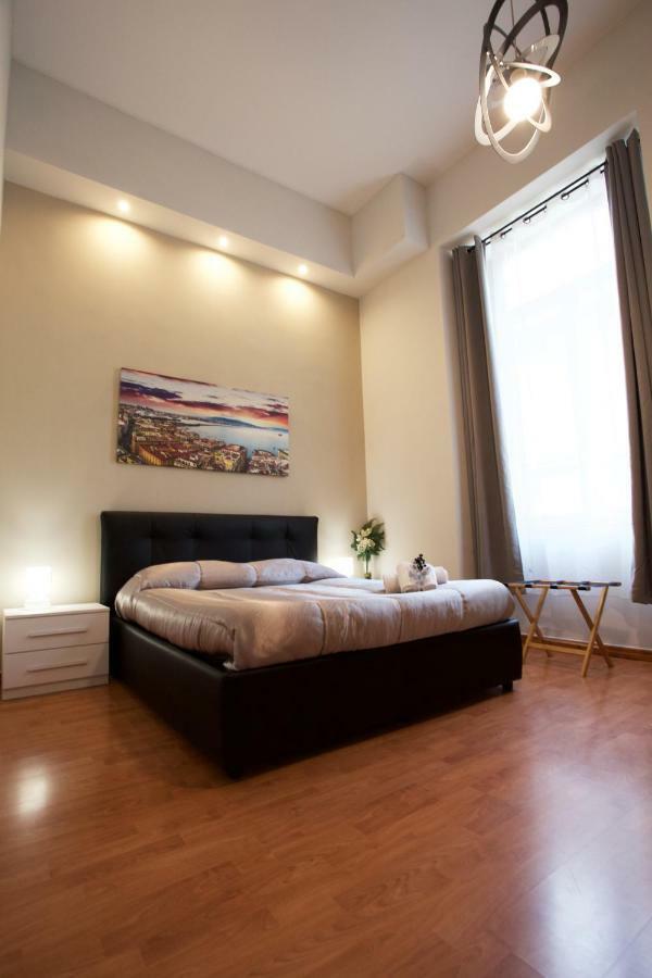 Metronapoli Bed and Breakfast Exteriör bild