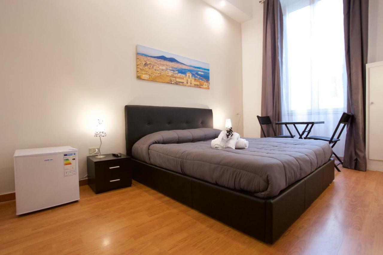 Metronapoli Bed and Breakfast Exteriör bild